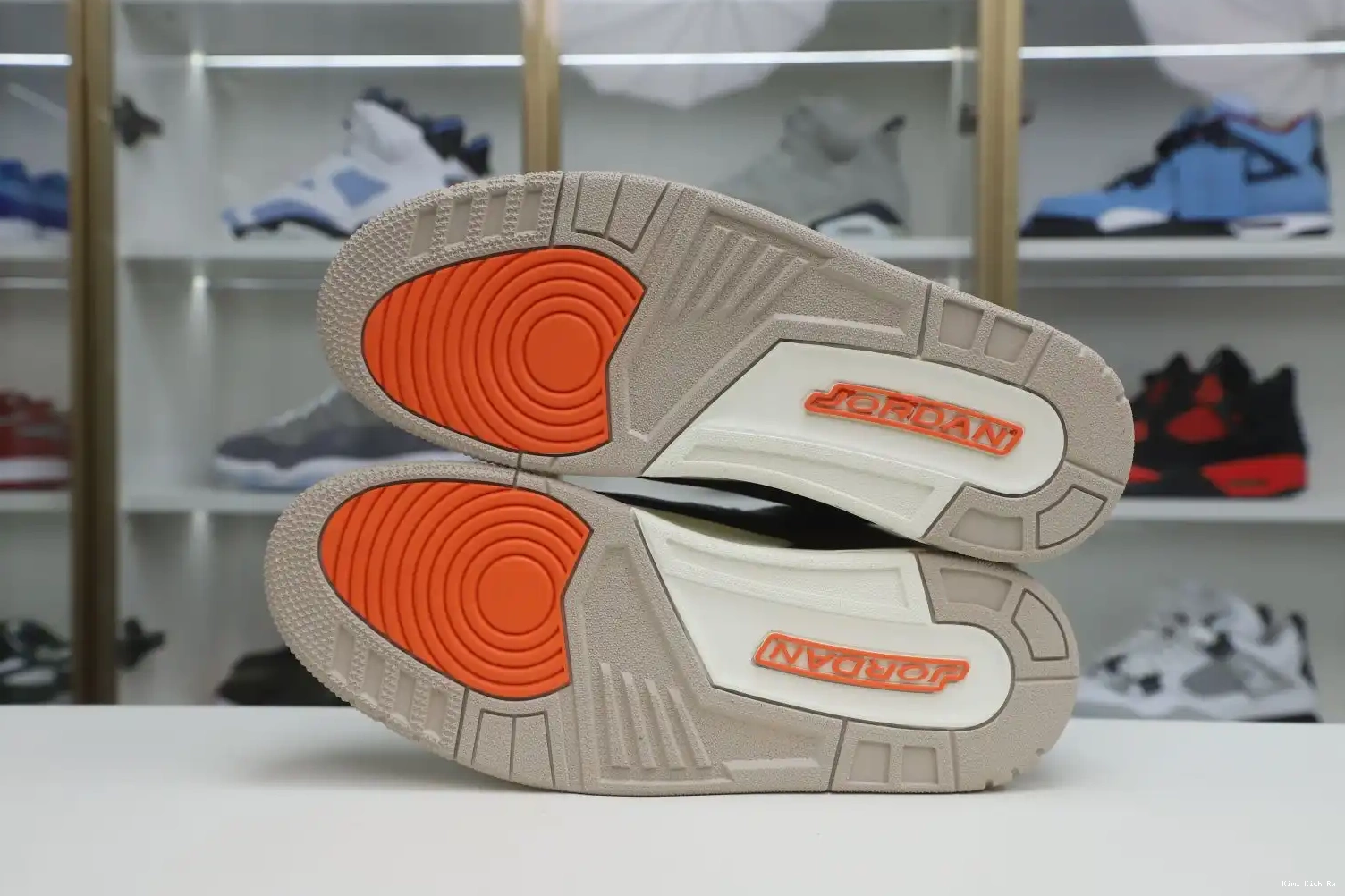 AIR DESERT Kimikick CT8532 CEMENT JORDAN 3 0511